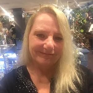 Meet your Posher, Sharon